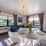 House * Hara